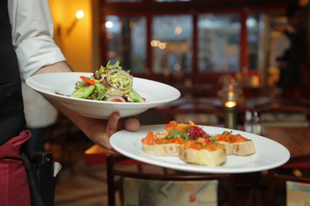 6 Methods and How to Increase Sales At a Restaurant?