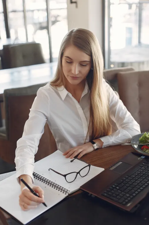Difference between marketing and sales