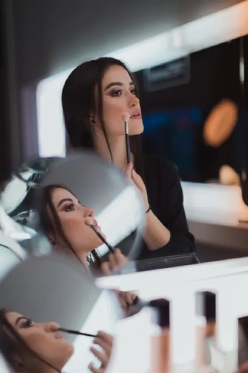 Low budget professional website for makeup artist