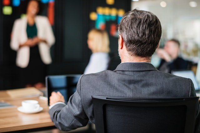 Outbound marketing vs inbound marketing