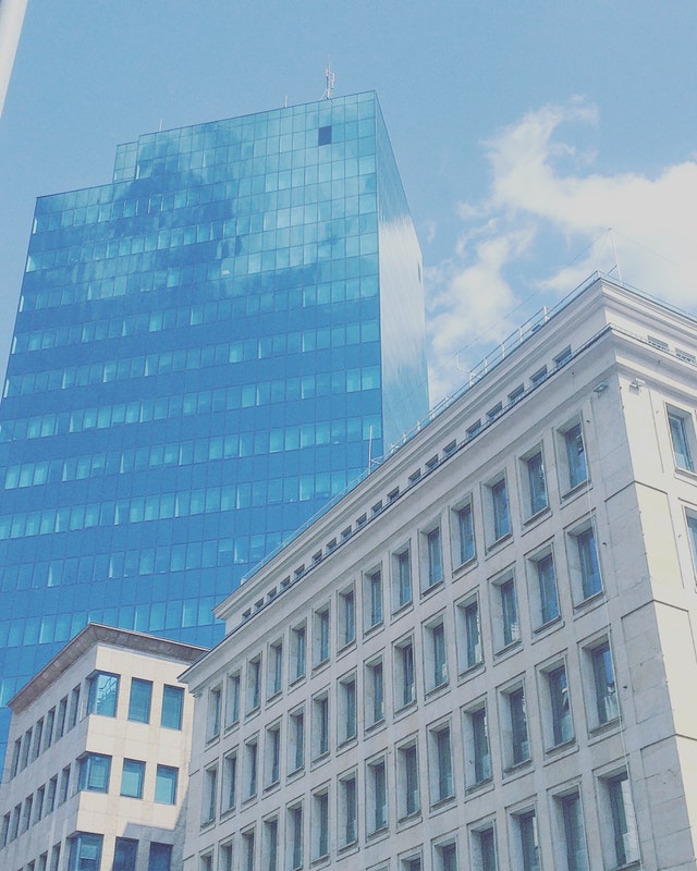 Secrets and uses of social media in business